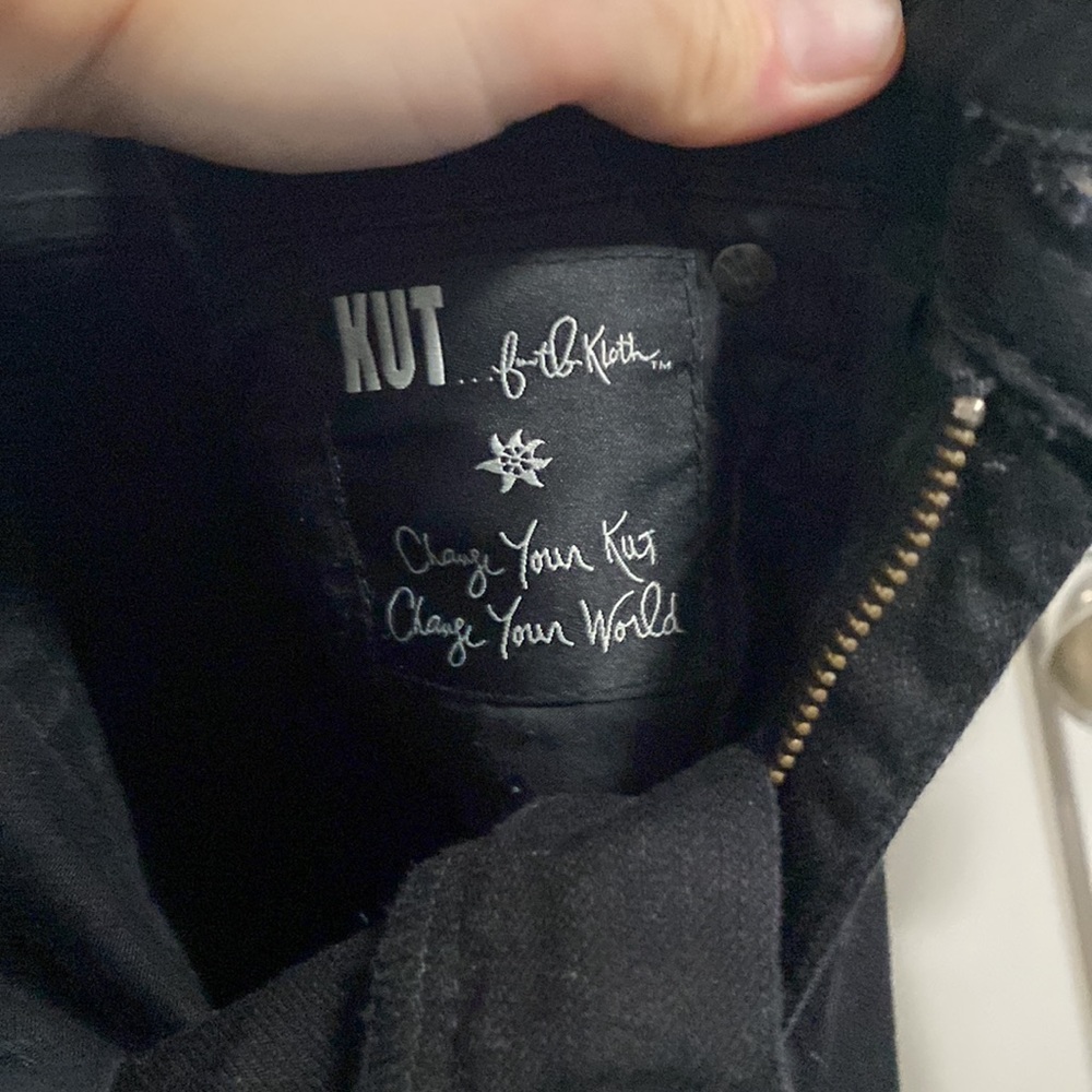 Like New Kut from the Kloth skinny Jean size 2 black - Picture 9 of 10